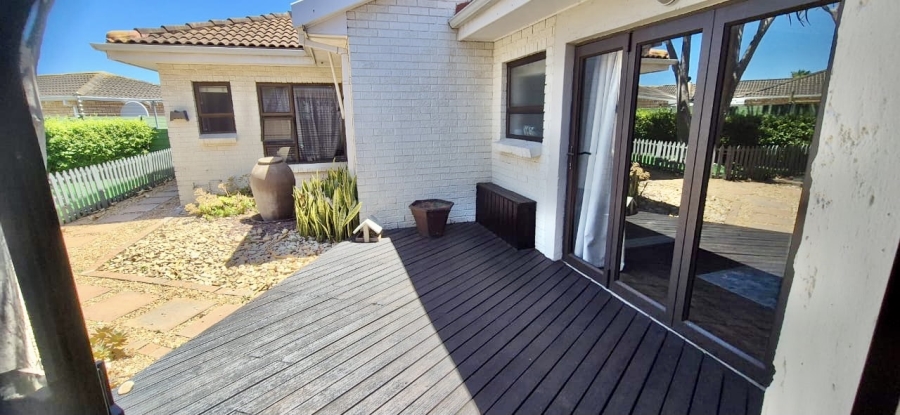 5 Bedroom Property for Sale in Summerstrand Eastern Cape